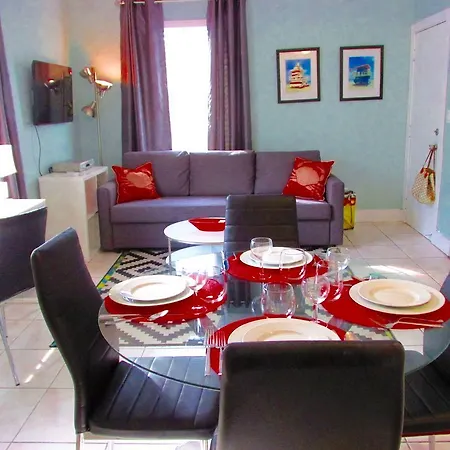 Ocean Breeze Apartment